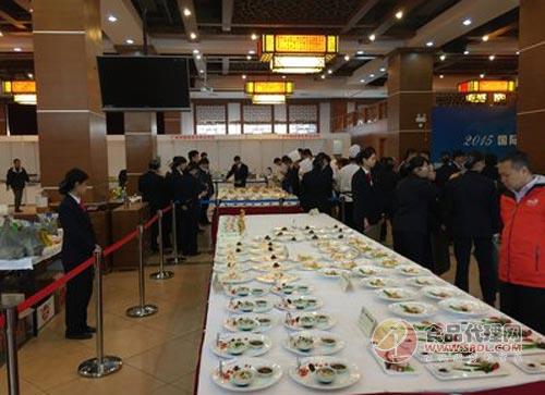 校园餐要经得起审视 经观社论